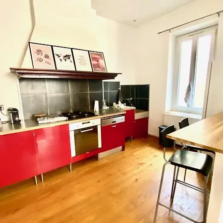 Spacious - Center